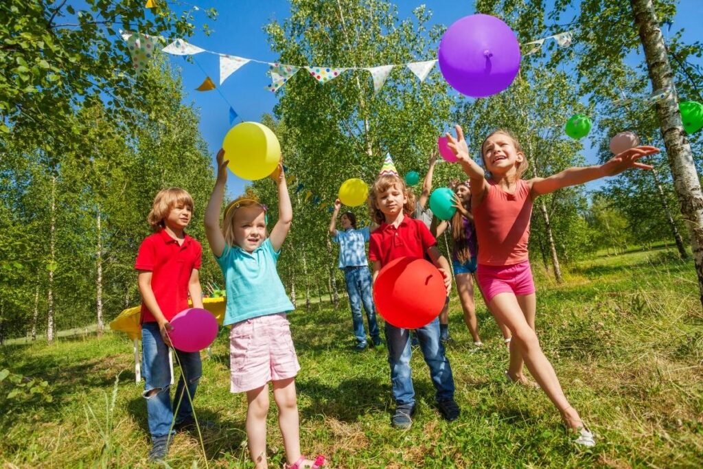 Media rambursare Comitet  20+ jocuri cu baloane, cele mai distractive pentru copii și părinți | Casa  cu Baloane